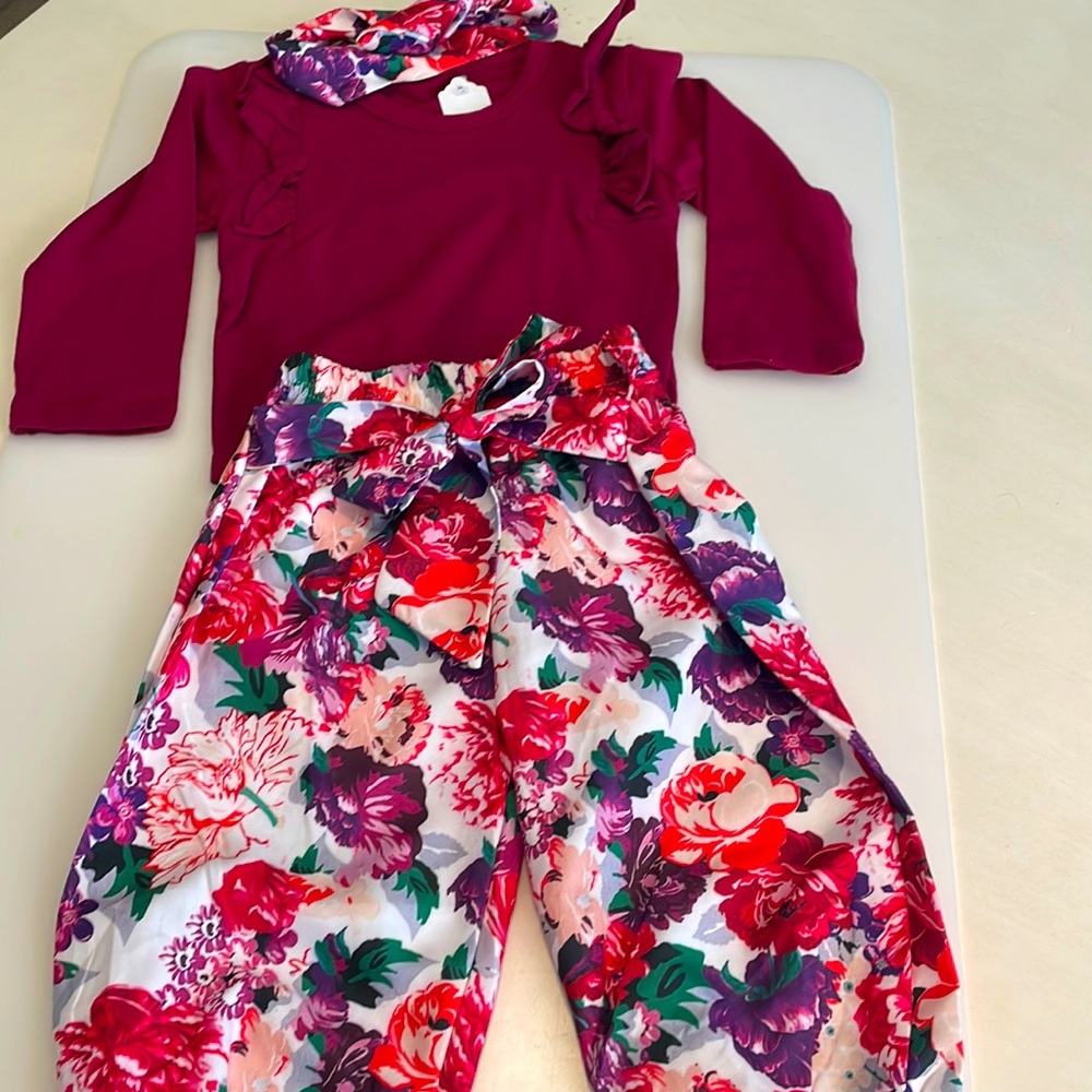 NWOT Floral Outfit with Headband Size 12-18  months k